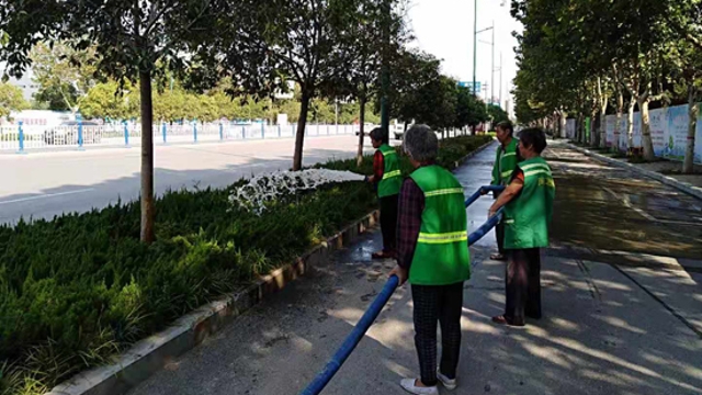 扮靚城市，為國慶增光添彩